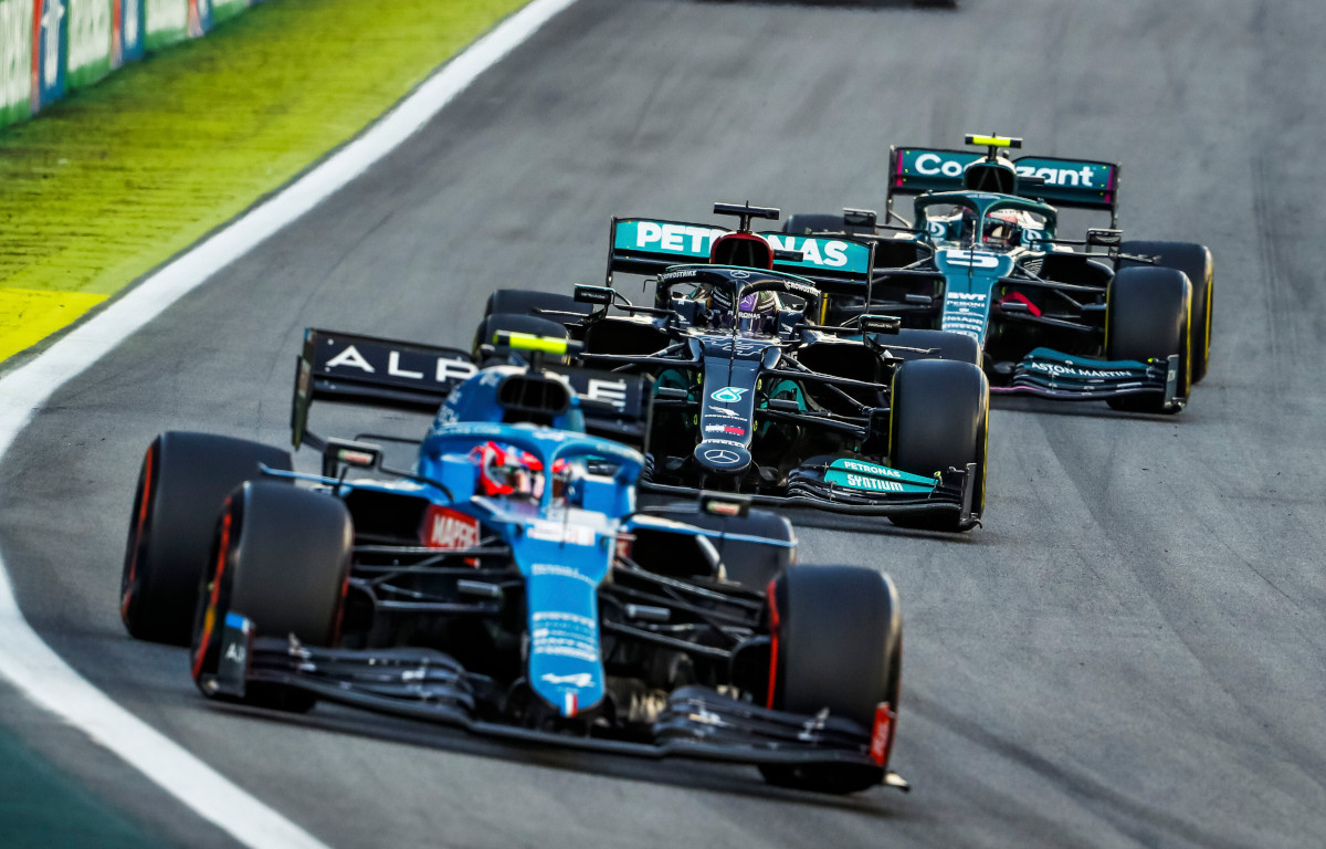 Christian Horner desconfía del ritmo de Lewis Hamilton, 'puede ganar el gran premio'