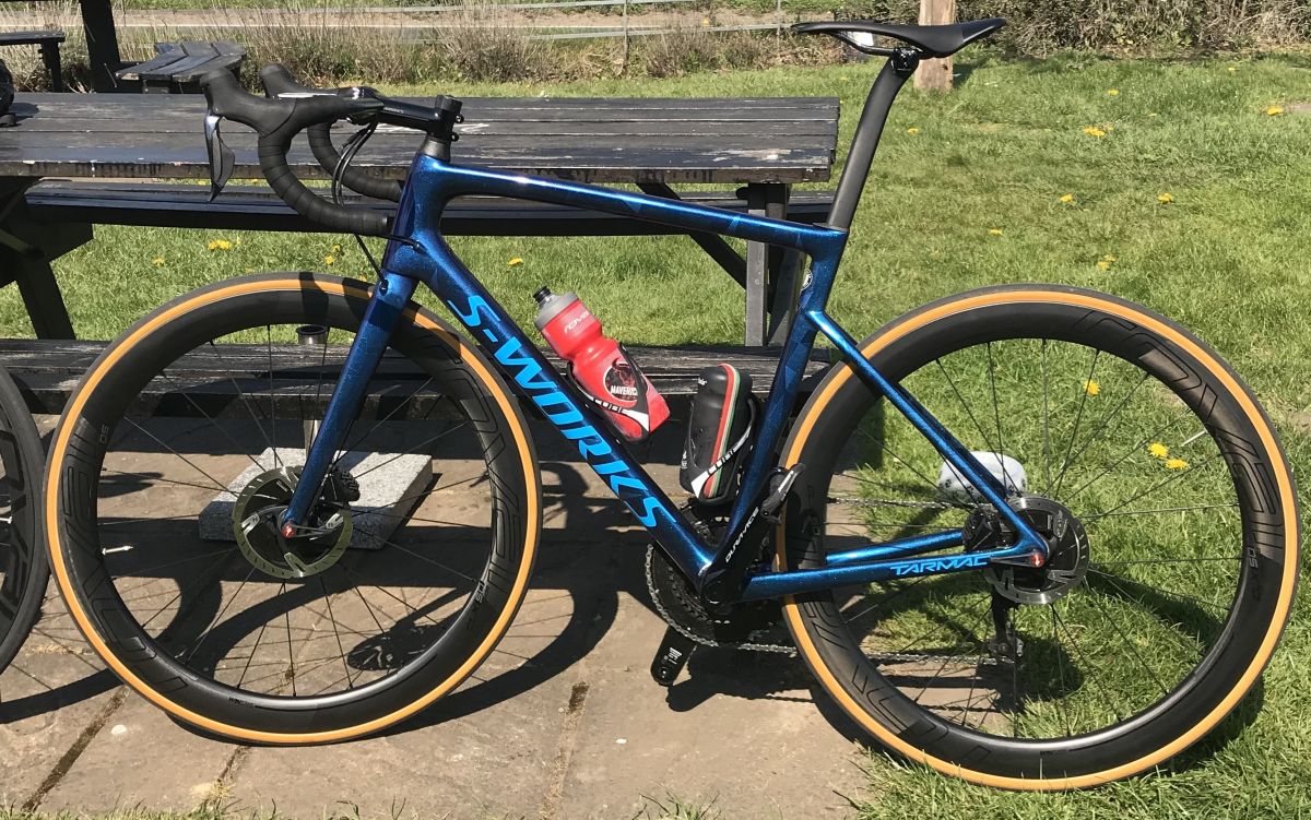 Ciclista recupera tres bicicletas robadas pocas horas después del robo gracias a AirTag: 'Escuchamos bip, bip, bip desde el otro lado de la ventana'