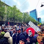 Coronavirus Australia: manifestantes anti-vax gritan 'matar el proyecto de ley' sobre la ley propuesta en Melbourne