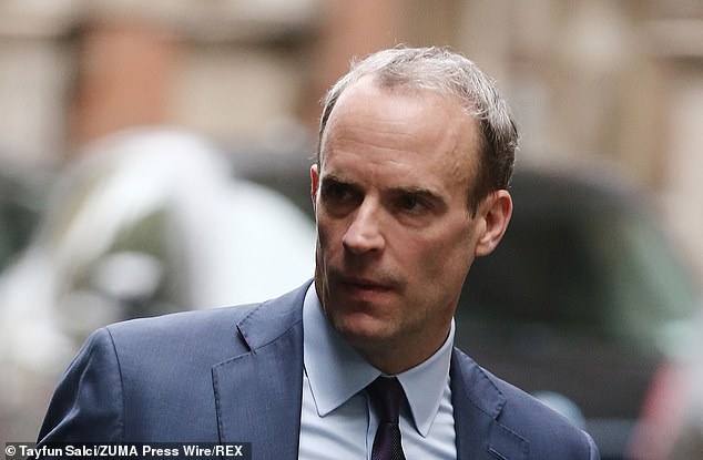 Dominic Raab aceptó £ 25,000 de un exbanquero ruso cuyo dinero había sido rechazado por la fundación benéfica del Príncipe de Gales.