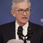 El jefe de la Fed de EE. UU. Dice que Omicron presenta 'riesgos a la baja'