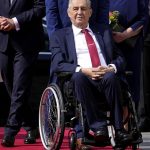 El presidente checo sale del hospital y nombrará nuevo primer ministro el domingo