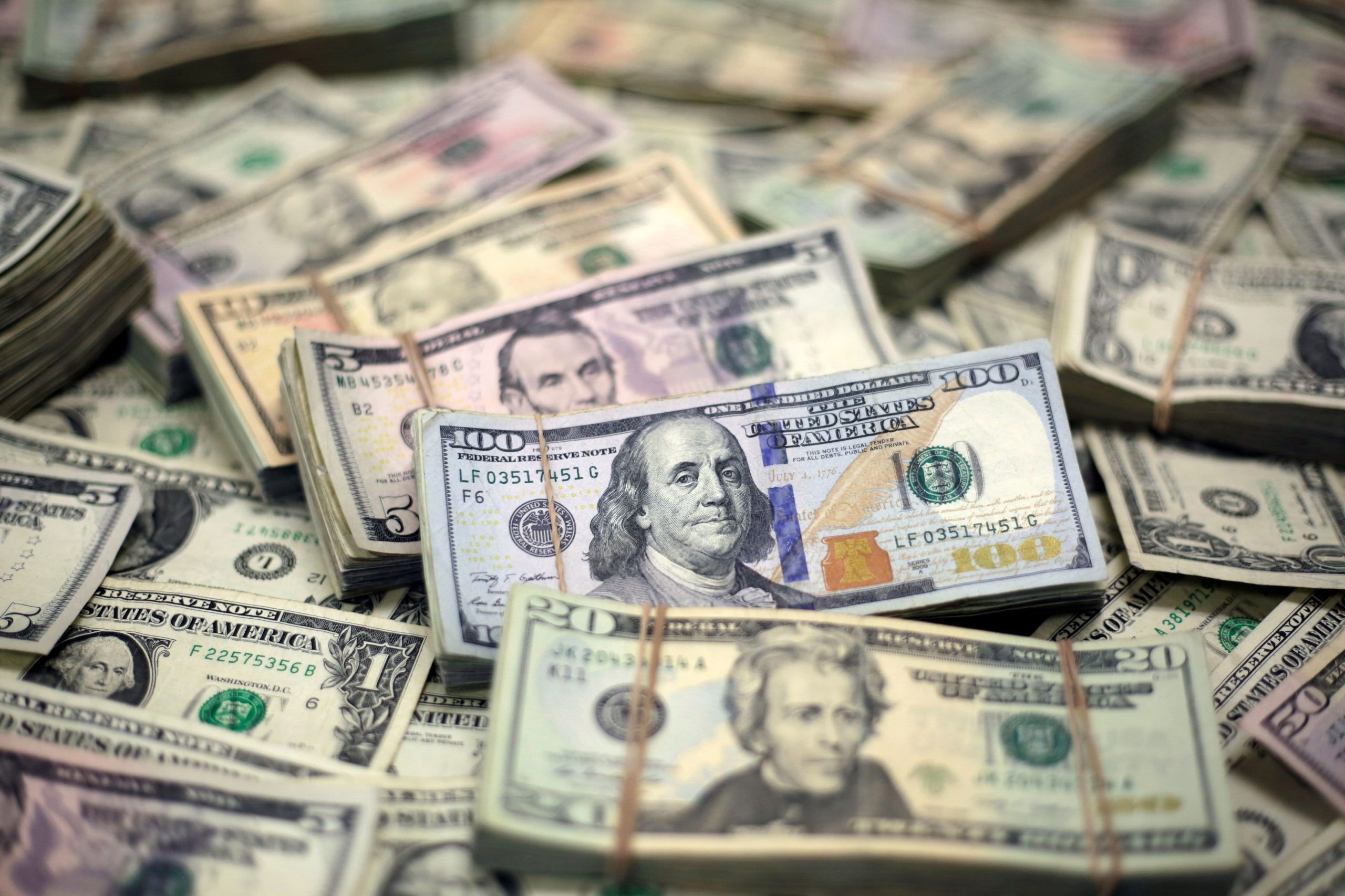Los delincuentes han robado casi $ 100 mil millones en fondos de ayuda de Covid, dice el Servicio Secreto