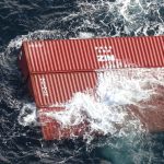 Empresas de Columbia Británica sienten escasez de suministro debido al percance de un buque portacontenedores