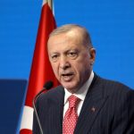 Erdogan dice que las tasas de interés de Turquía seguirán cayendo