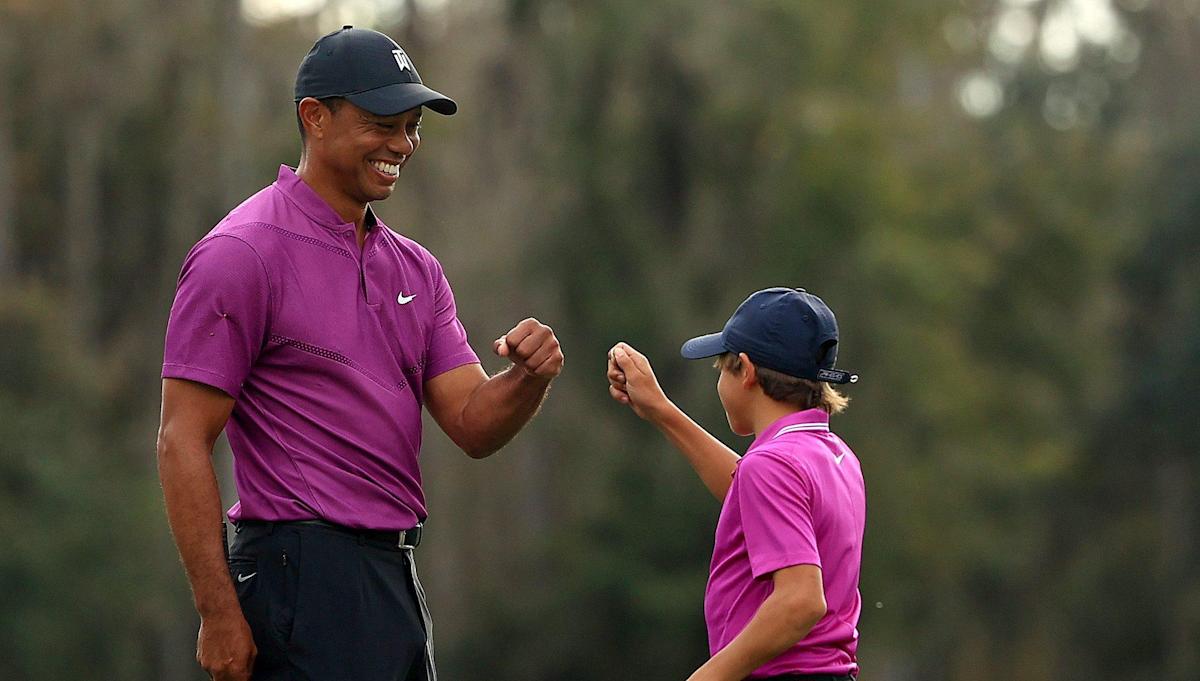 Fuentes: Torneo de padres e hijos tendrá lugar en el campo del próximo mes para Tiger Woods e hijo