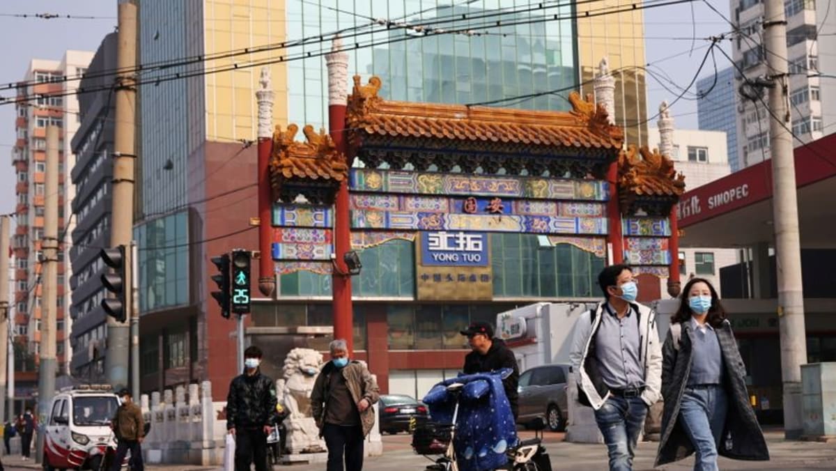 La ciudad de Beijing refuerza la guía de COVID-19 para viajar desde áreas chinas con puertos terrestres