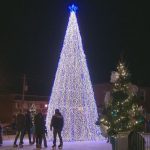 La iluminación anual del árbol de Pointe-Claire inicia la temporada navideña - Montreal