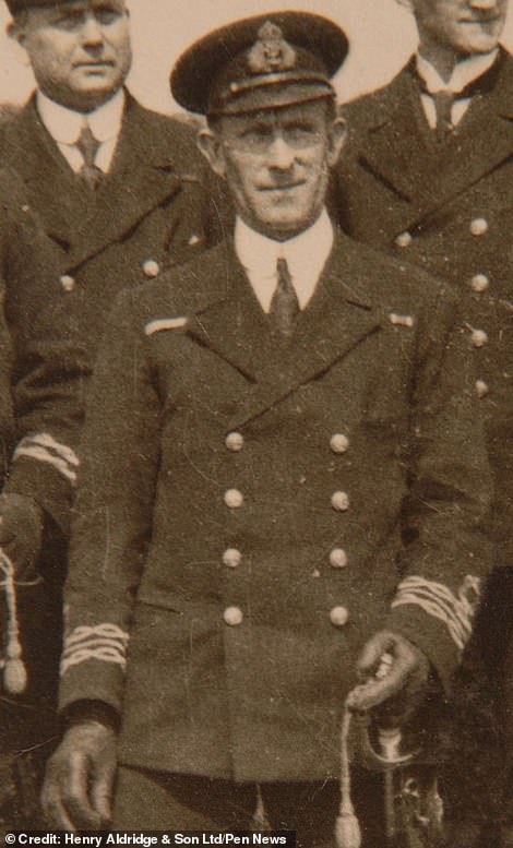 David Blair se desempeñó como segundo oficial original del Titanic.
