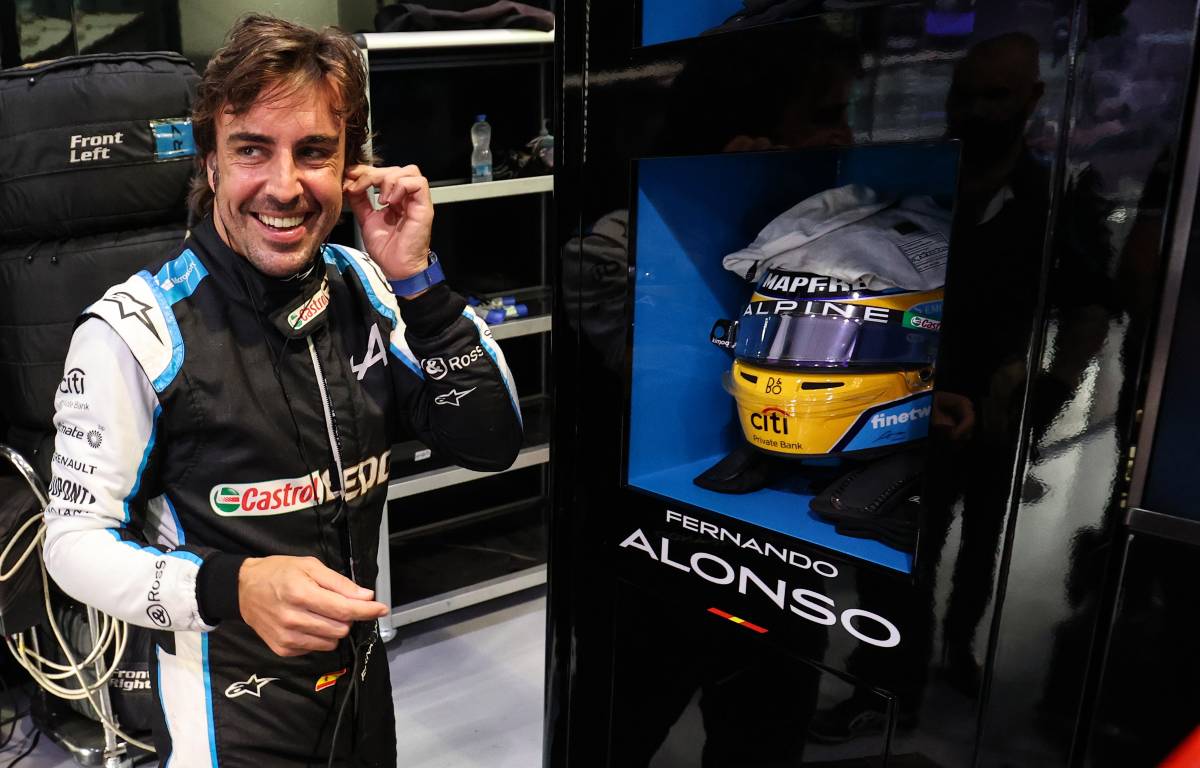 'Leyenda' Fernando Alonso arriba con Schumacher / Senna