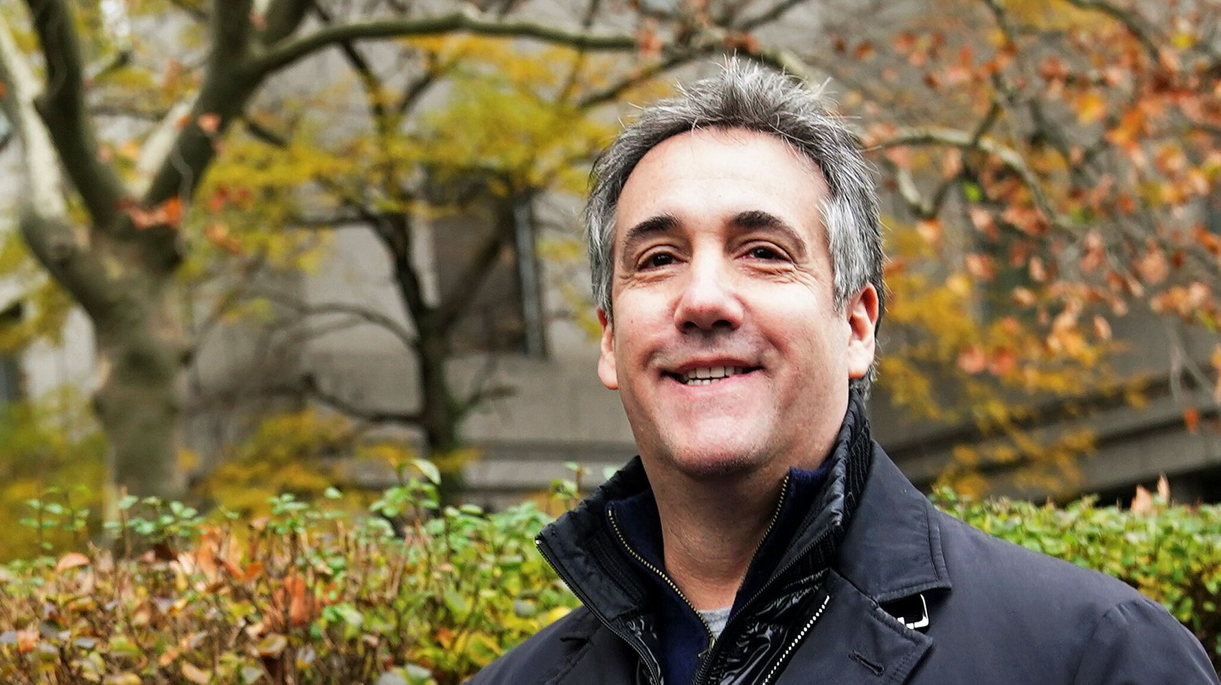 Michael Cohen llama a Steve Bannon un 'racista' que piensa que Trump es un 'idiota'
