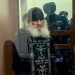 Monje ruso que niega el coronavirus condenado a prisión
