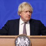 Reino Unido endurece las normas fronterizas tras detectar dos casos de cepa Omicron