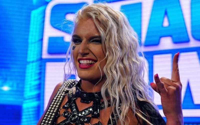 Toni Storm habla sobre las diferencias entre WWE NXT y SmackDown