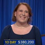 Trans 'Jeopardy!'  El concursante hace historia, espera mostrarles a los niños trans que pueden, también