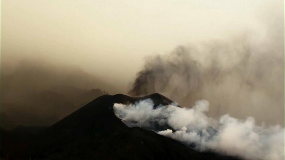 Volcán la Palma: Aerolíneas obligadas a cancelar más vuelos