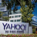 Yahoo dijo el martes que se retiró de China, citando un 'entorno empresarial y legal cada vez más desafiante'.