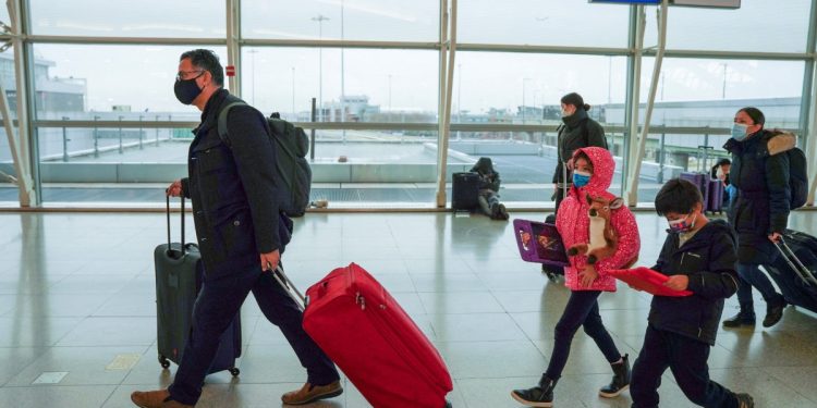 6.300 vuelos cancelados cuando Omicron llega a viajes de fin de semana navideño