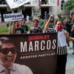 Activistas de Filipinas impulsan una nueva petición en busca de la prohibición electoral de Marcos