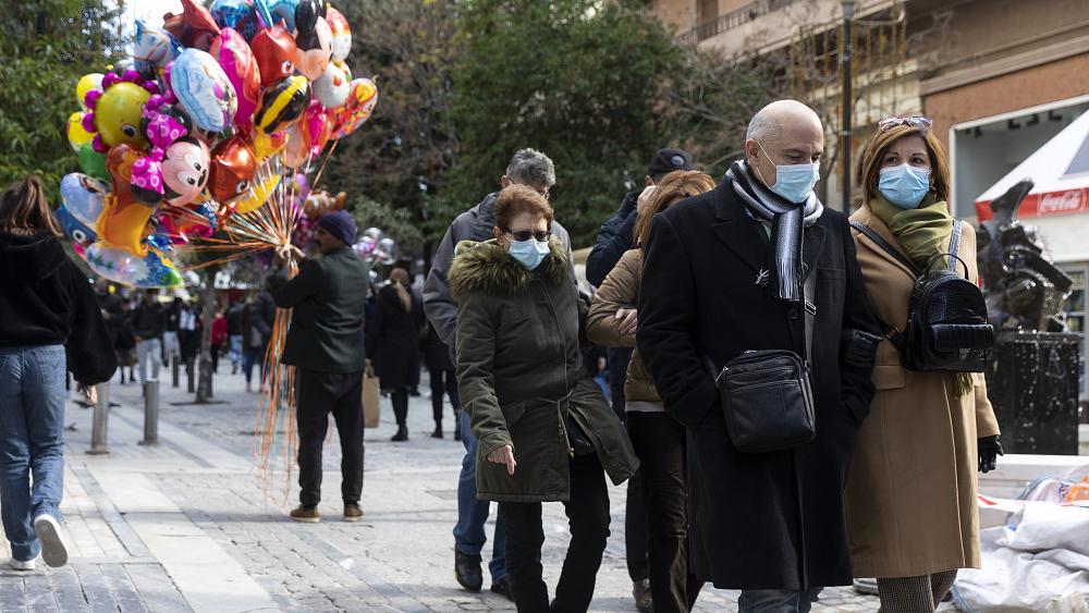 Atenas, cautelosa mientras Grecia se prepara para otra Navidad con COVID