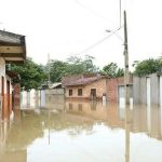 Aumenta a 10 el número de muertos en las inundaciones del estado de Bahía en Brasil