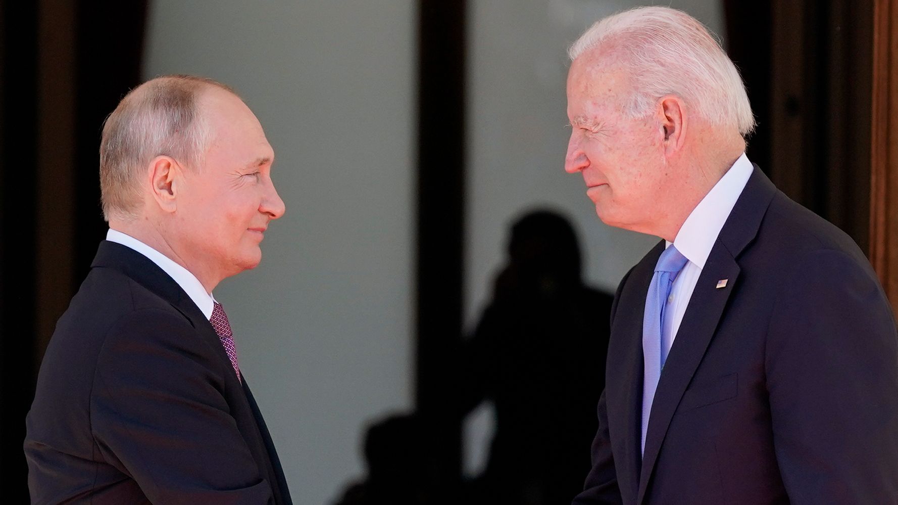 Biden y Putin retienen llamada mientras aumentan las tensiones por la crisis de Ucrania