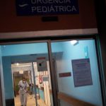 COVID en Europa: trabajador hospitalario portugués da positivo por Omicron