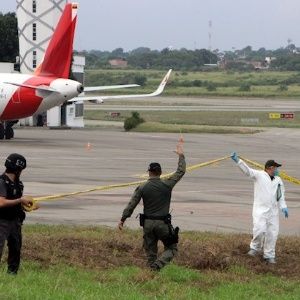 Colombia: Explosiones en aeropuerto matan a 2 policías, 1 civil
