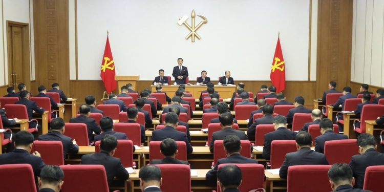 (LEAD) Corea del Norte tiene revisión final del proyecto de resolución para el plenario del partido de fin de año