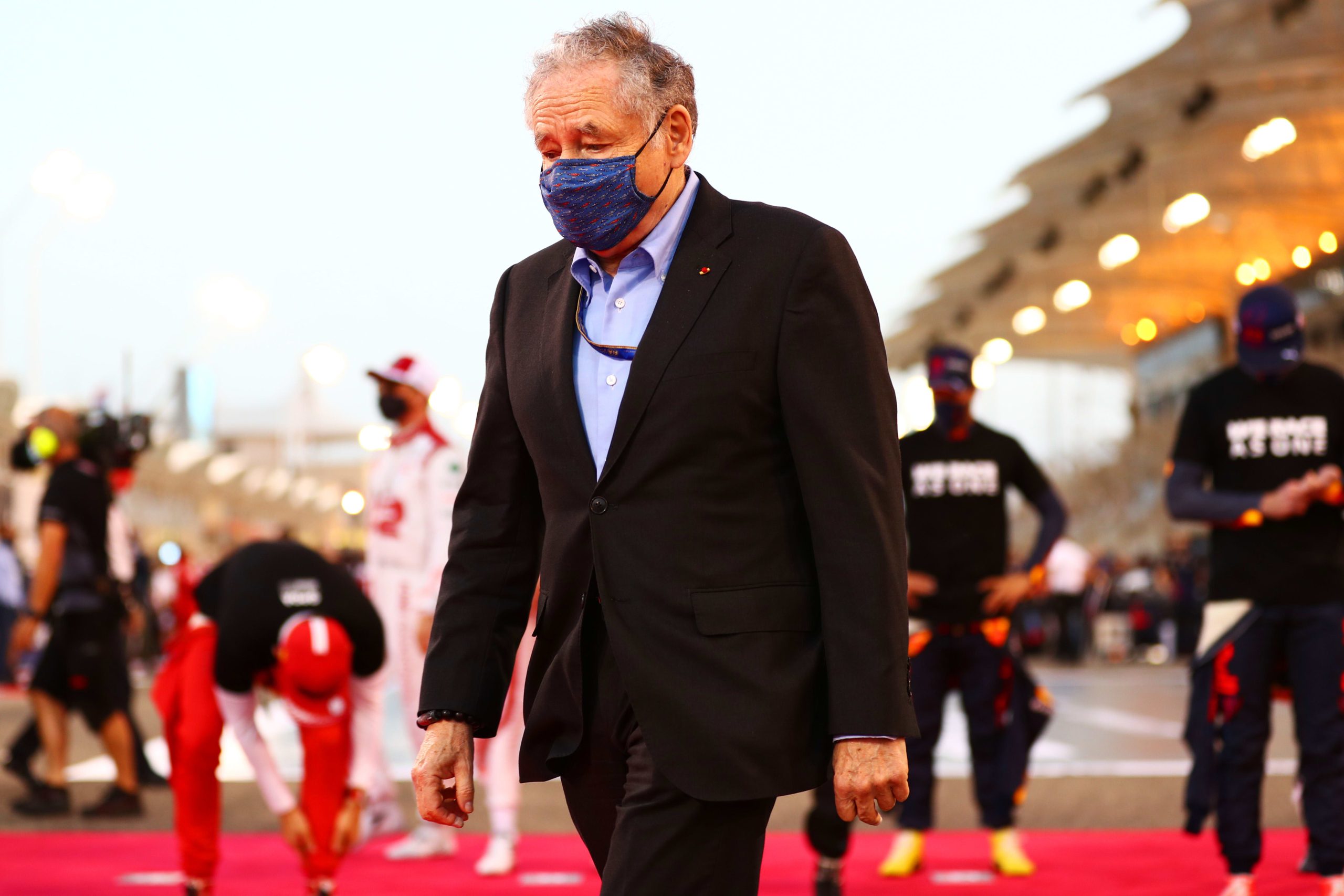 El jefe de carreras dice que la Fórmula Uno no debería involucrarse en política ya que el deporte se enfrenta a problemas antes del Gran Premio de Arabia Saudita