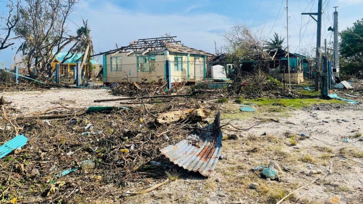Isla controlada por Filipinas en el Mar de China Meridional sufre daños por tifón