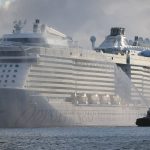 Islas bloquean crucero de Royal Caribbean después de 55 pruebas positivas para COVID