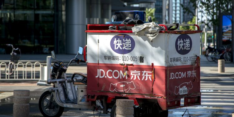JD.com se estanca después de que Tencent dice que cederá la mayor parte de su participación en el gigante del comercio electrónico a los accionistas