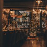 La fiesta de Navidad se llevó a cabo en una sala cerrada pero, según los informes, los invitados se mezclaron con otras personas en el restaurante después de las 10:30 p. M., Cuando se convirtió en un club nocturno (en la foto, dentro del restaurante y bar Louise).