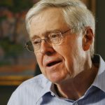 La influyente red de Koch sacudida por un presunto escándalo amoroso, la salida de donantes y una demanda por discriminación