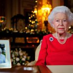 La reina Isabel dice que 'falta la risa familiar' en el discurso de Navidad