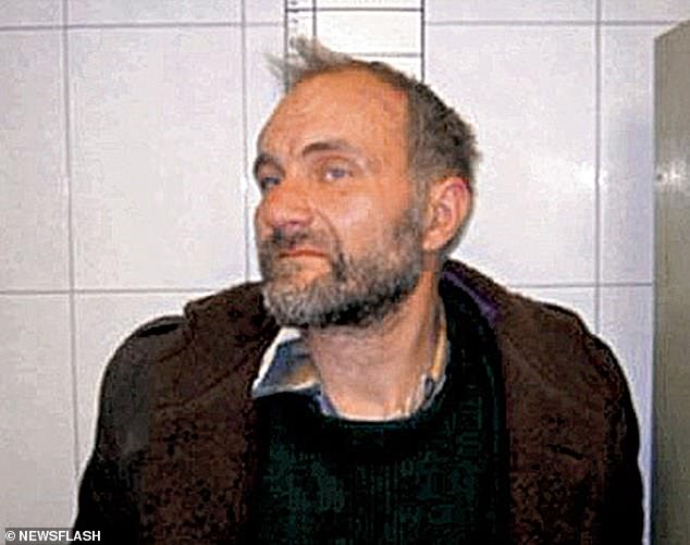 Al historiador Anatoly Moskvin, de 55 años, (en la foto) se le ha negado su intento de ser liberado de una clínica psiquiátrica en Rusia para casarse con su novia.