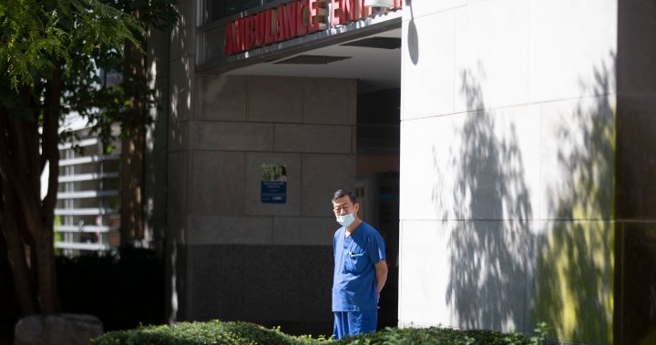 Los trabajadores de la salud agotados temen los aumentos repentinos de Omicron en los hospitales canadienses
