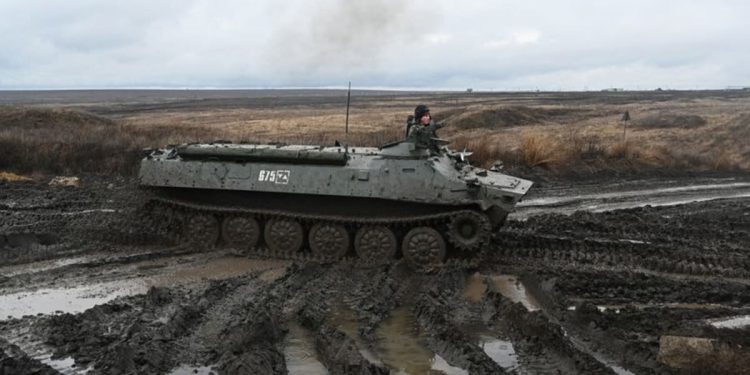 'Mantenga al defensor adivinando': las opciones militares de Rusia sobre Ucrania
