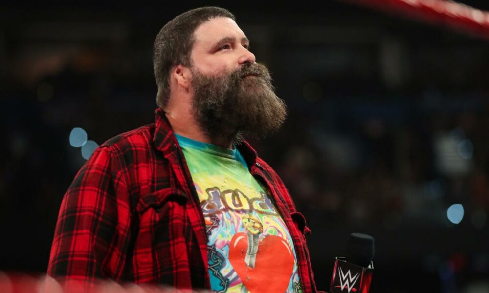 Mick Foley critica que WWE libere a la estrella de SmackDown
