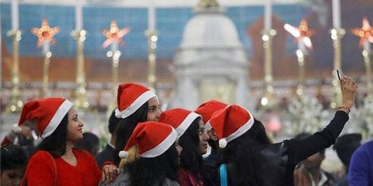 Covid concerns, pandemic, Christmas celebrations in the pandemic, safe Christmas celebration, pandemic safety, dos and don'ts for Christmas, indian express news