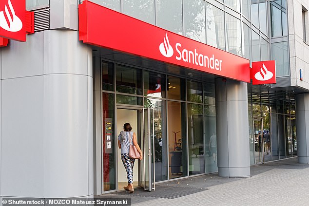 Santander struggles to recover £130m after accidentally paying client twice