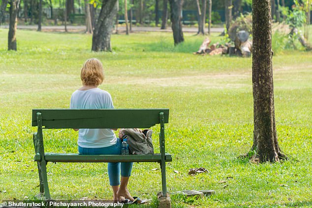Un estudio afirma que vivir cerca de un espacio verde podría ayudar a abordar los irritantes síntomas del síndrome premenstrual en las mujeres (imagen de archivo)
