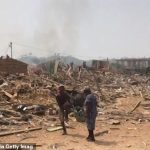 Al menos 17 personas murieron ayer en una explosión en el oeste de Ghana después de que una motocicleta chocara con un vehículo que transportaba material explosivo
