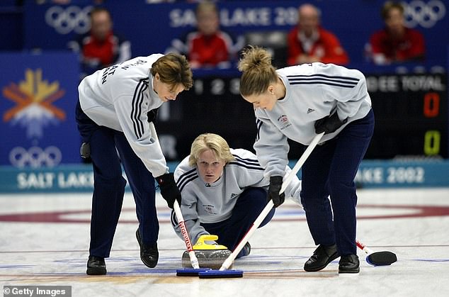 Rhona Martin y su equipo de curling de Gran Bretaña ganaron el oro en los juegos de Salt Lake City en 2002