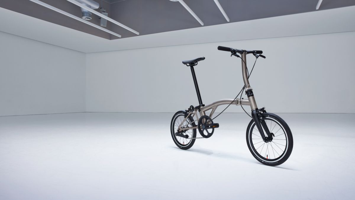 Brompton presenta su bicicleta más ligera, la T Line de titanio de 7,45 kg
