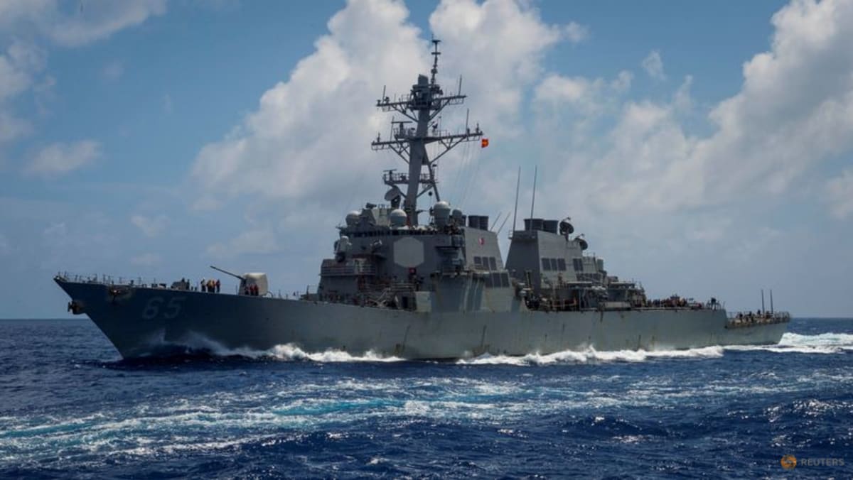 China dice que advirtió a buque de guerra estadounidense en el mar de China Meridional