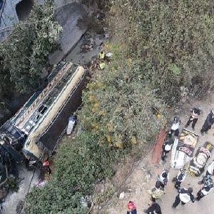 Choque de autobús mata a 5 personas en Guatemala