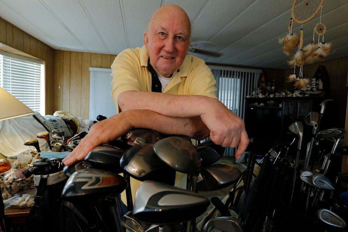 Coleccionista de Florida dice que tiene 5.000 palos de golf.  Ahora quiere venderlos.