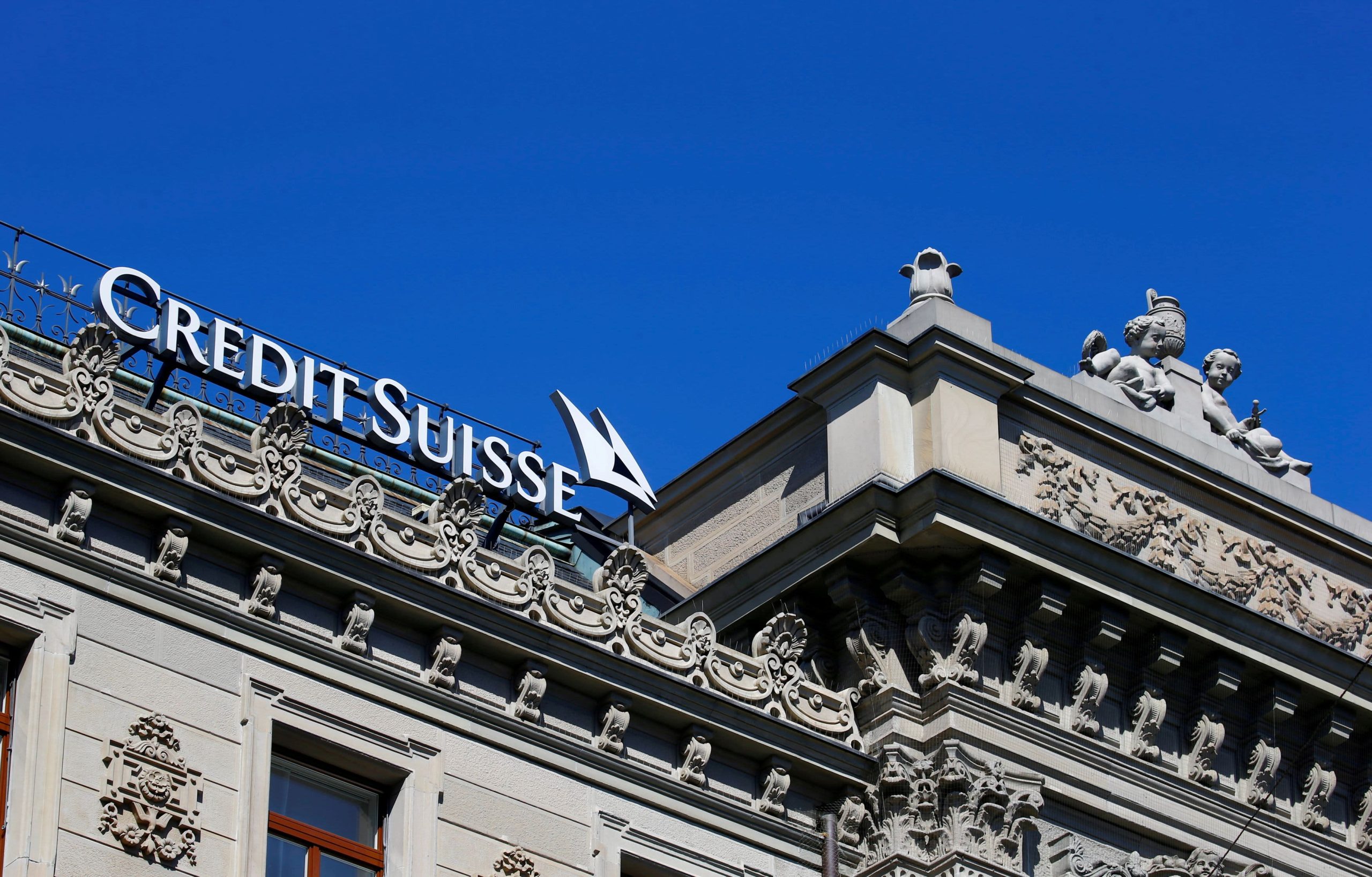 Credit Suisse necesita salvar la reputación después de que el presidente renuncie en el último escándalo, dicen los analistas